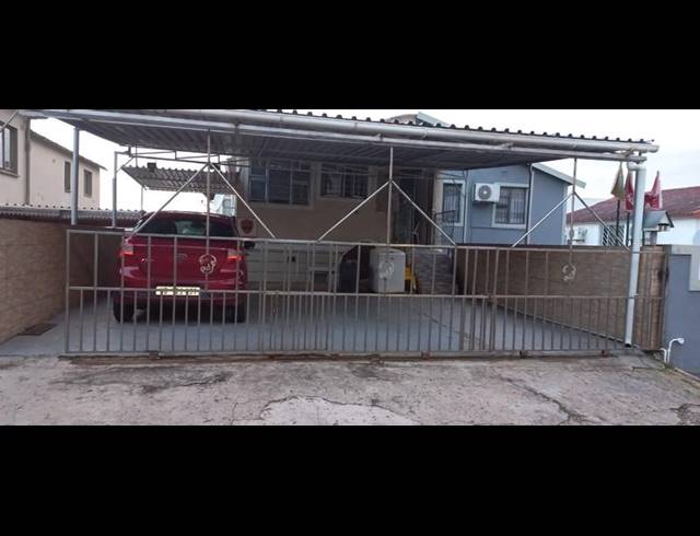 4 BEDROOM HOUSE FOR SALE IN ARENA PARK